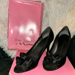 Nina Sophisticated Black Heels with Bow